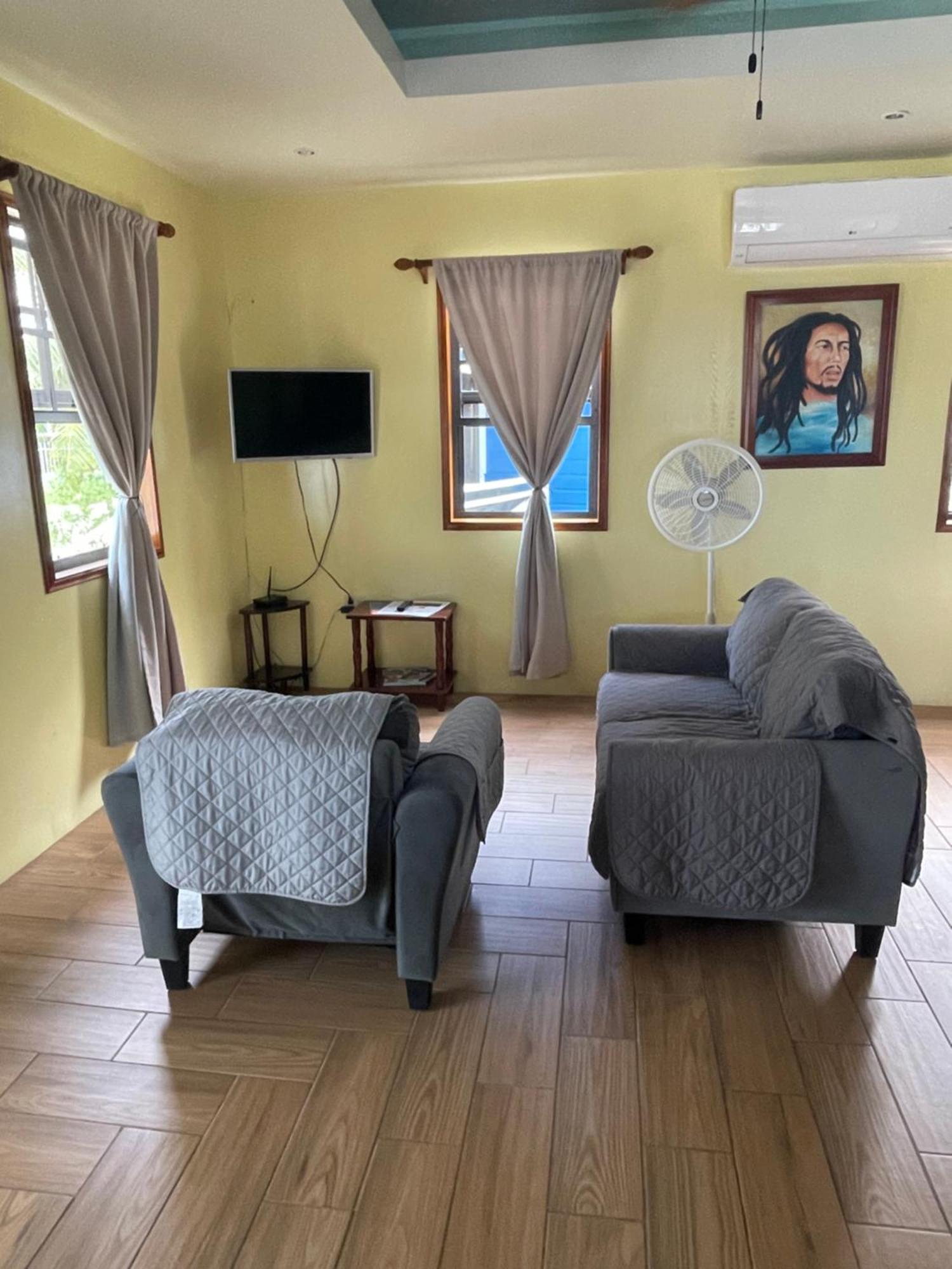 Hidden Treasure Vacation Home Blue Bay Cottage Caye Caulker Buitenkant foto