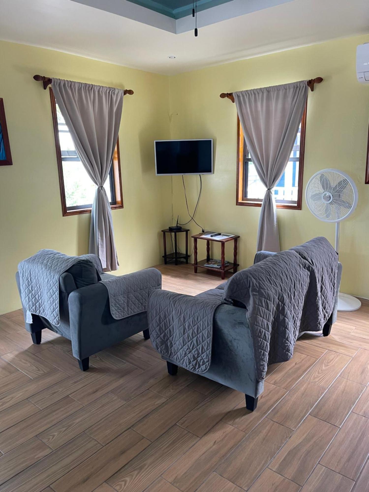 Hidden Treasure Vacation Home Blue Bay Cottage Caye Caulker Buitenkant foto